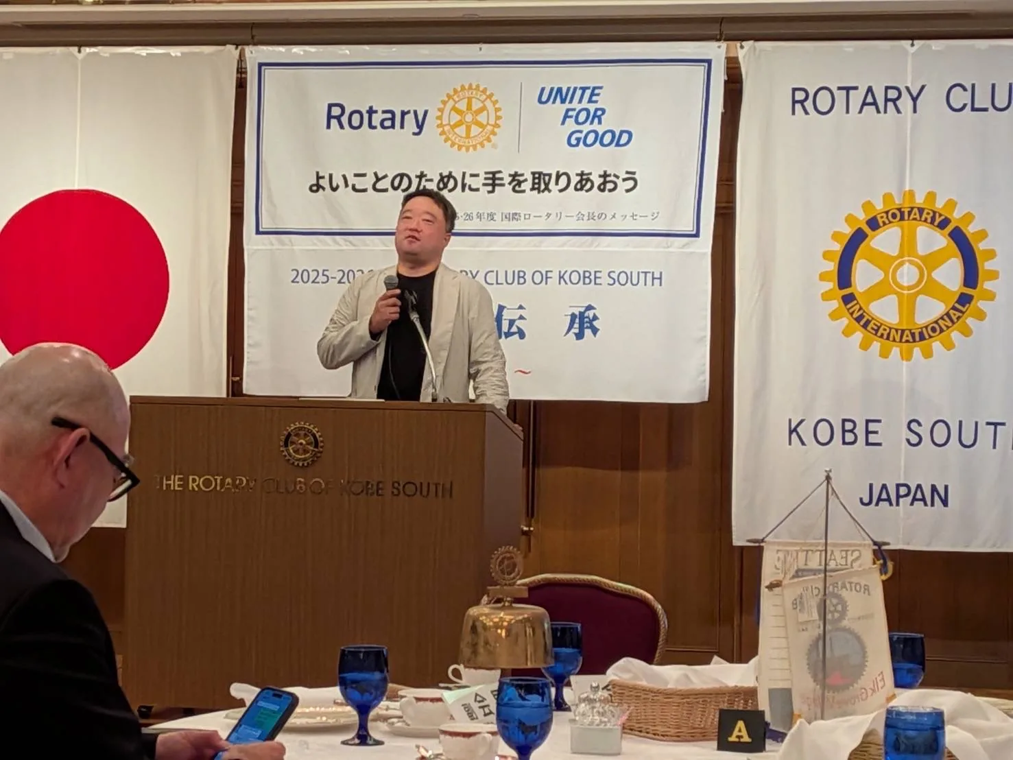 ロータリークラブの会合で講演する島田竜也